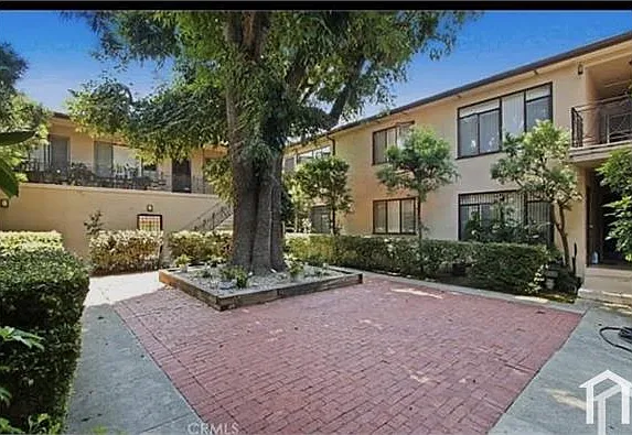 1118 S Fairfax Ave #12