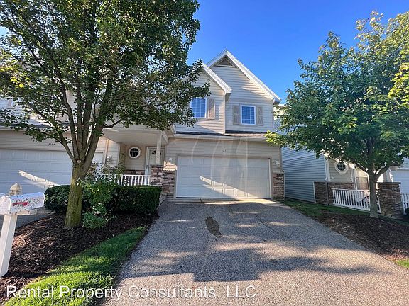 3rd image of 3070 Ledgestone Pl NE