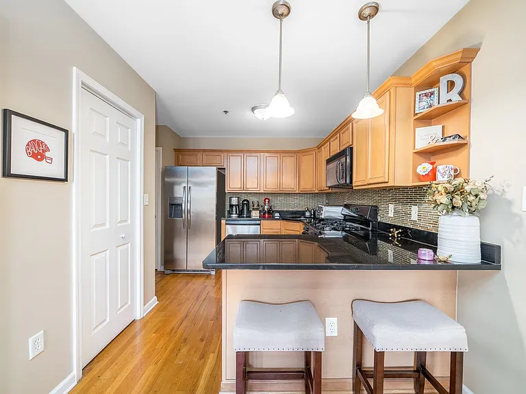 204 Jackson St #6 — Photo 10