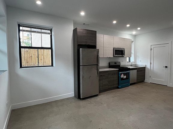 2nd image of 1303 S California Blvd #1W