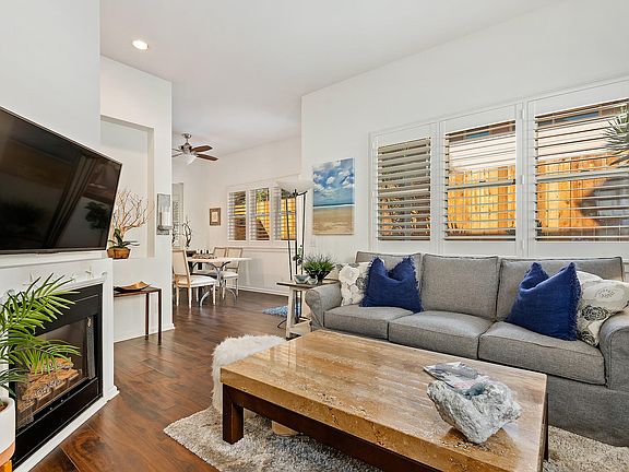 3rd image of 418 W De La Guerra St APT D