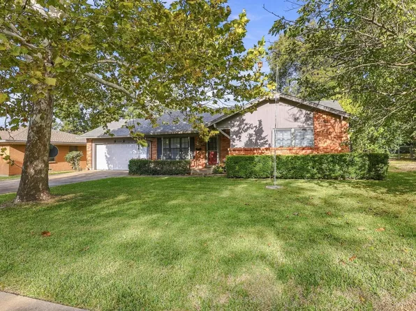 1419 Hillcrest Dr, Sherman, TX 75092