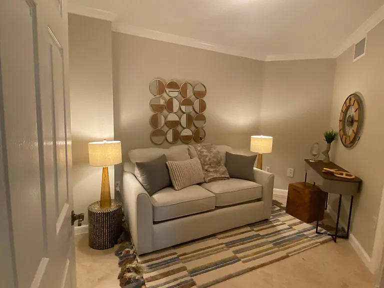 Royal Palm Apartments — Photo 54