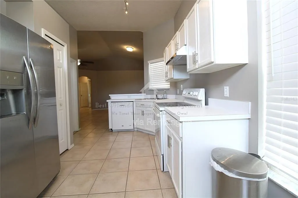 4 bed, 2.0 bath, 1356 sqft, $2,450 — Photo 4