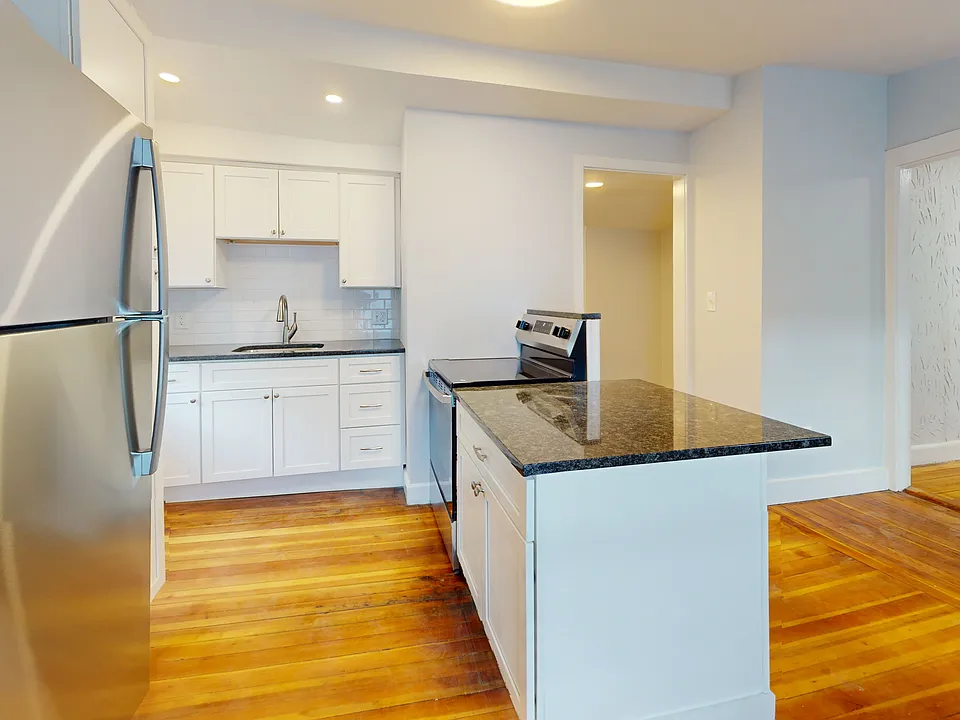 17 Hinckley St #3