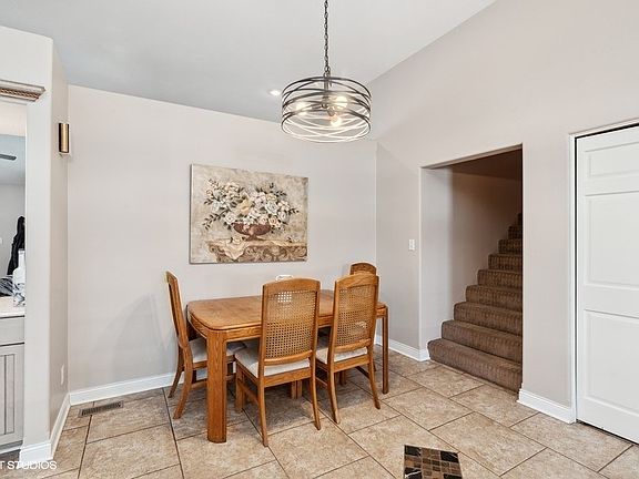 4th image of 2558 NE 72nd St