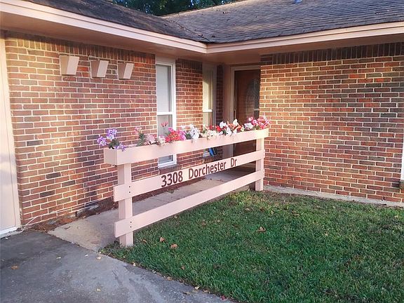 3rd image of 3308 Dorchester Dr