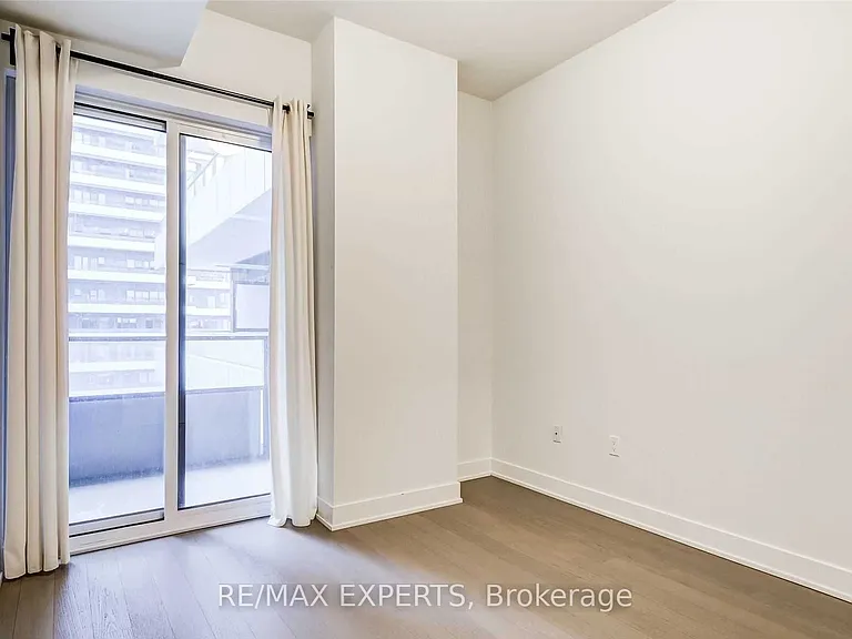20 Shore Breeze Dr #450 — Photo 23
