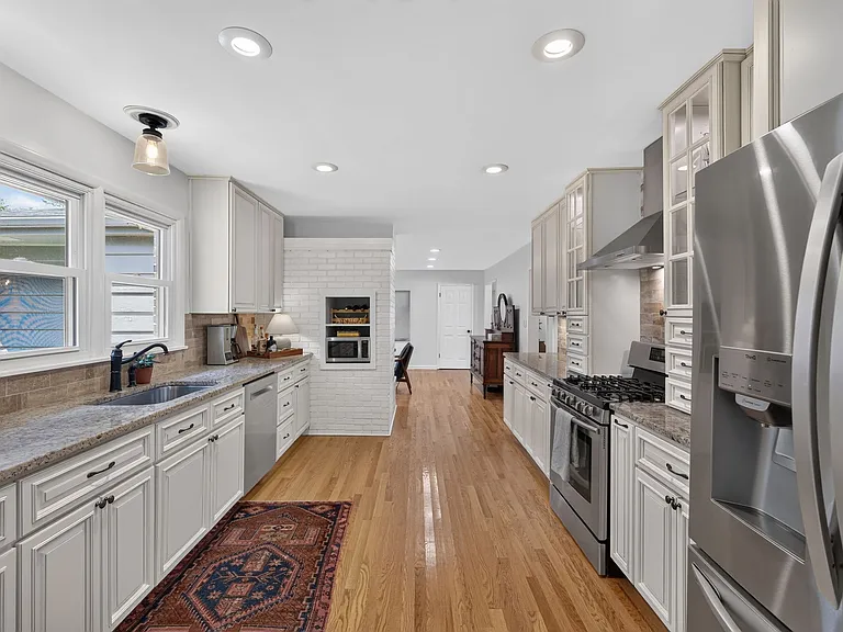 2030 E Greenwood St — Photo 10