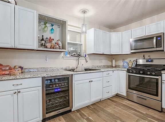 5th image of 2305 Plaza Dr