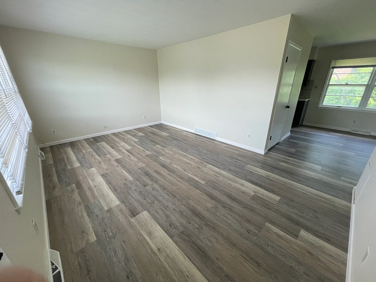 5 bed, 1800 sqft, $1,600 — Photo 3