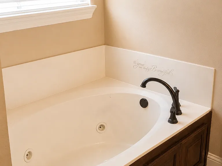 519 Brompton Ln — Photo 7