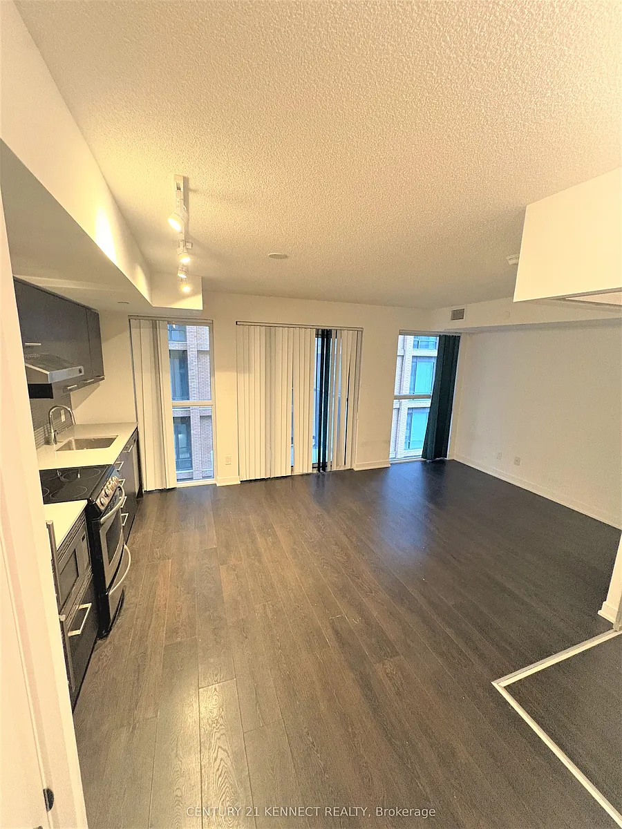 Building Photo - 87 Peter St #716