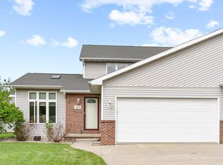 1110 Stillmeadow Ln, Menasha, WI 54952