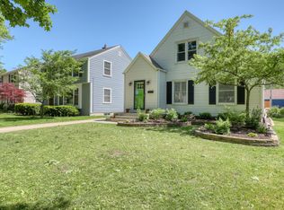 919 E Hampton Rd, Whitefish Bay, WI 53217