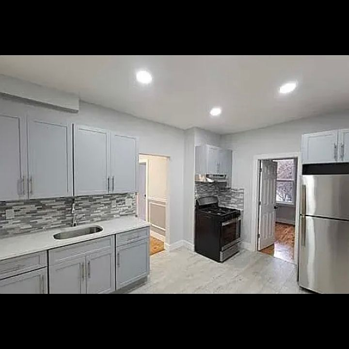 1st image of 577 S 17th St #4A