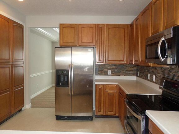 5th image of 9043 Francine Ln
