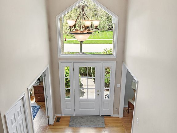 3rd image of 3203 Hickory Creek Dr