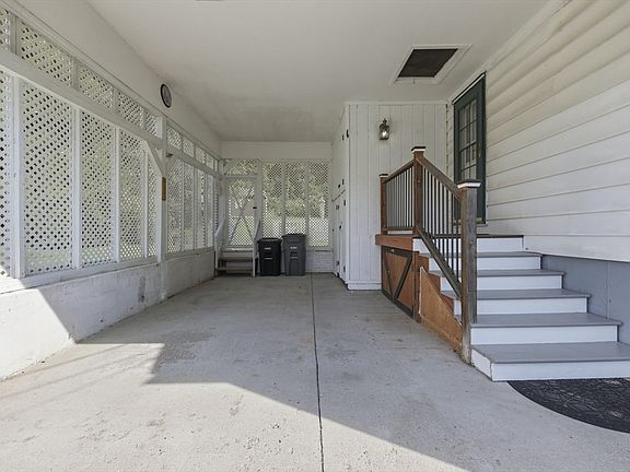 3rd image of 109 Greenwood Pl