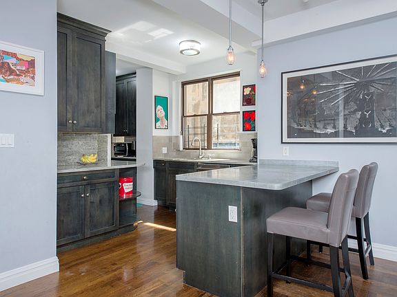 3rd image of 334 W 87th St #2CD