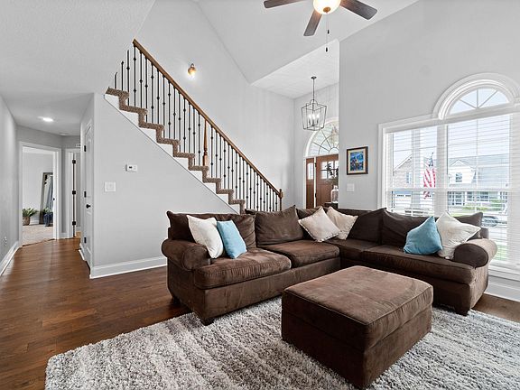 5th image of 1005 Shirley Dr