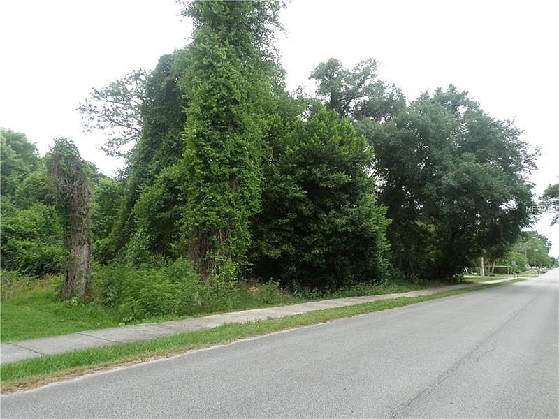 1st image of 2651 N Leavitt Ave