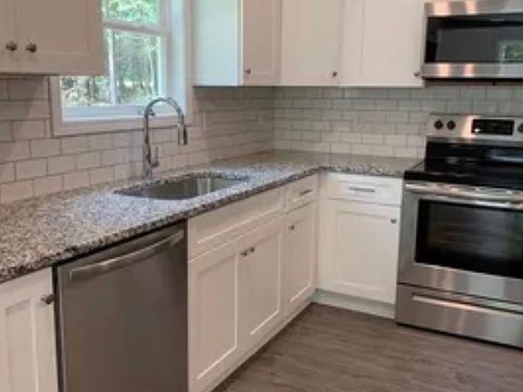 4th image of 2036 Lee Road 330
