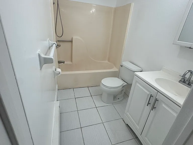 19 Somers St #B8 — Photo 14