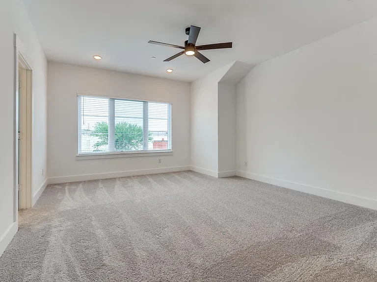 7613 Reis Ln — Photo 11