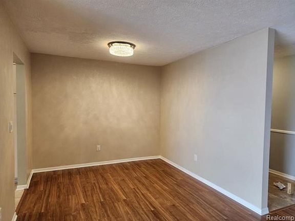 5th image of 27820 Berrywood Ln