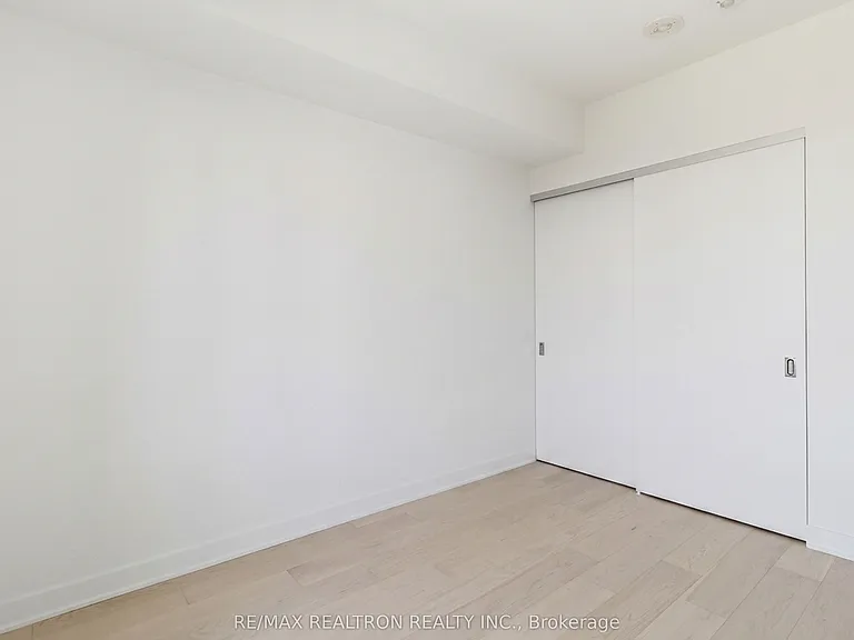 11 Yorkville Ave #3403 — Photo 19