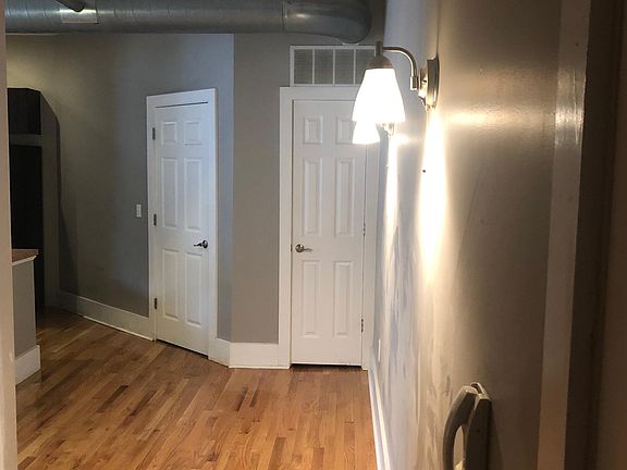 4th image of 275 S Limestone Unit 235