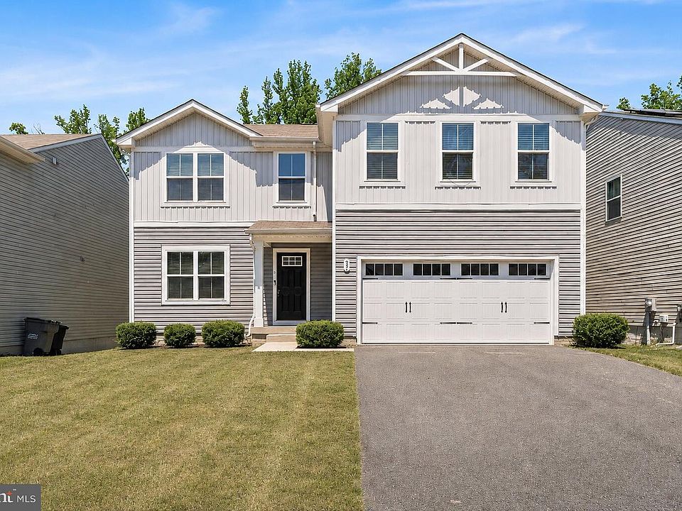 1st image of 33 Tilia Dr