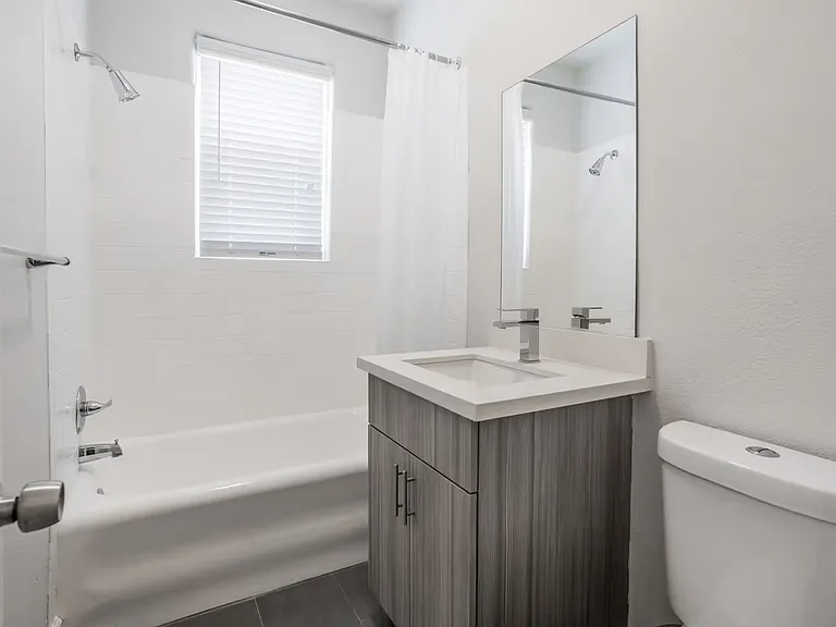 The Lido Apartments — Photo 12