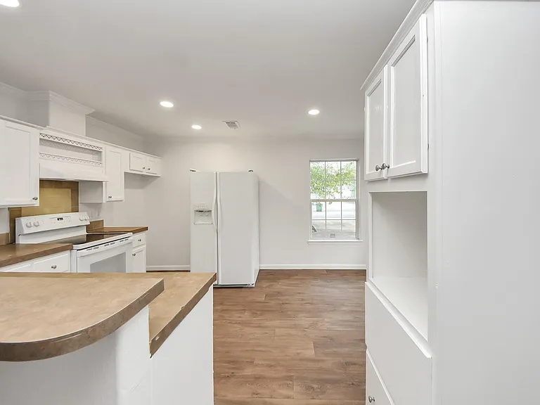 6526 Carver Rd #A — Photo 9