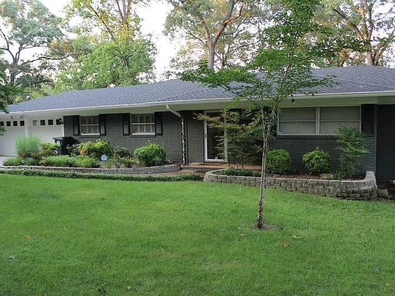 1005 N Rivermont Pl — Photo 1