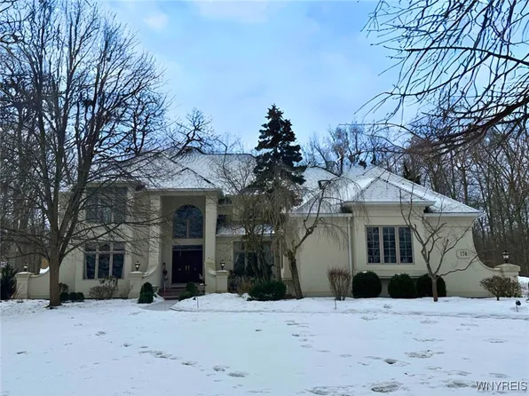 174 Spicer Creek Run, Grand Island, NY 14072