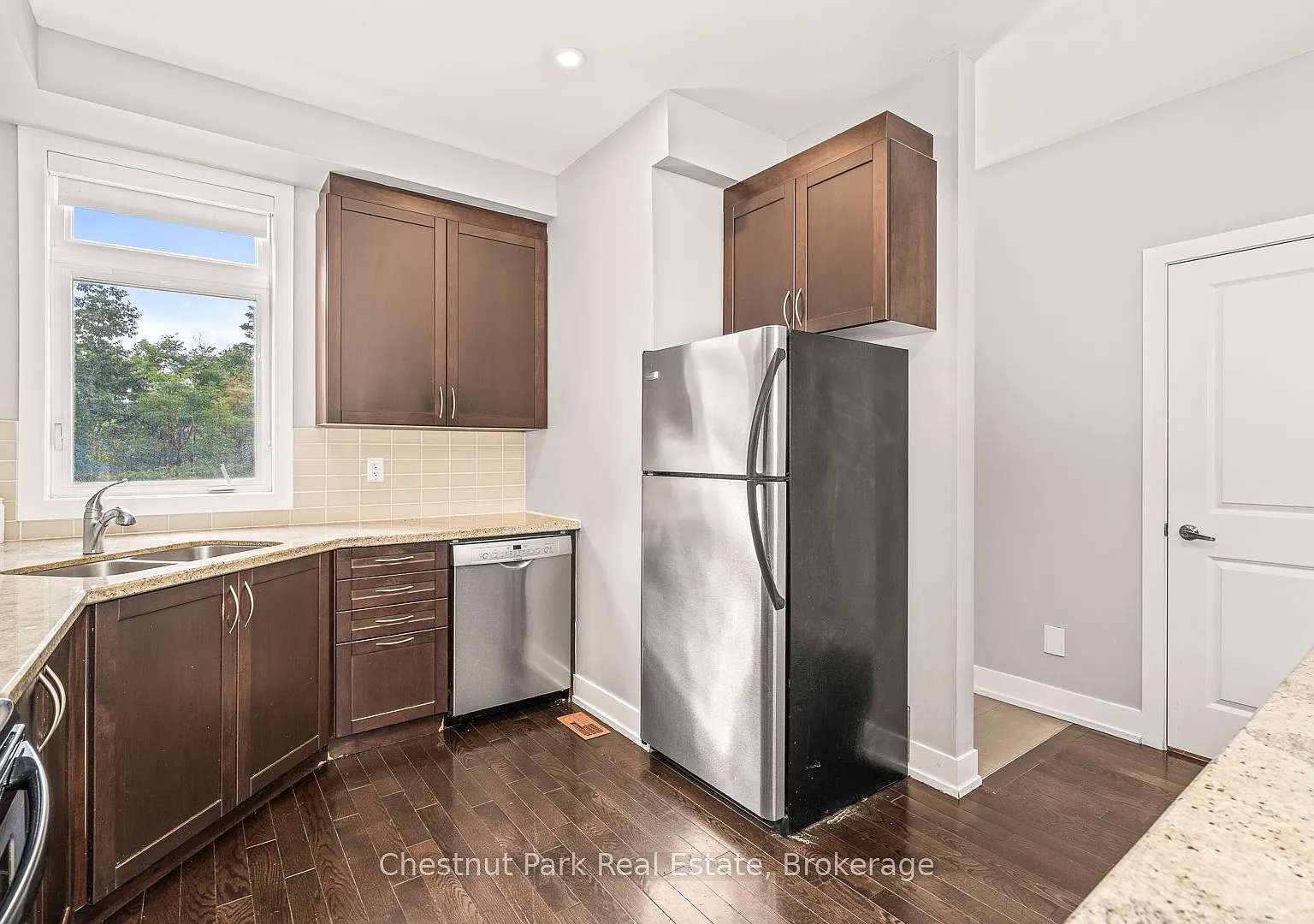 4 bed, $4,600 — Photo 4