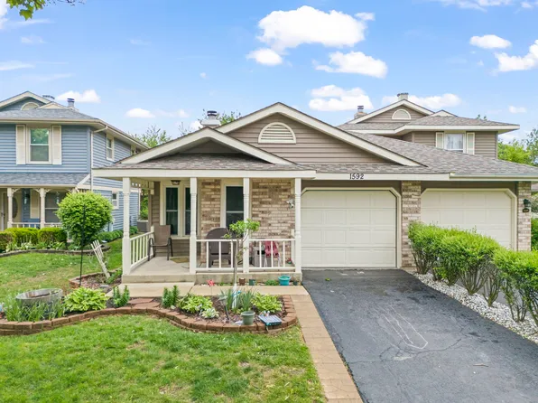 1592 Lighthouse Dr, Naperville, IL 60565