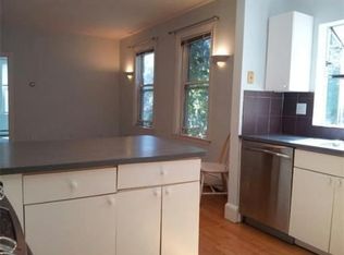 26 Plymouth St #2A, Cambridge, MA 02141