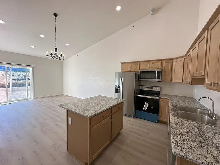 1744 Mariposa Rd #B-2 — Photo 1