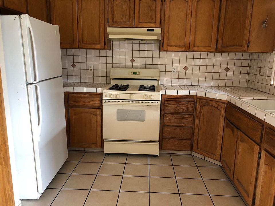 2nd image of 1413 Ventura Ave