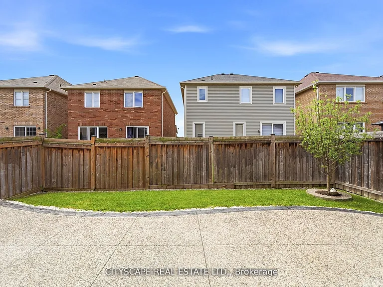 305 Gleave Ter — Photo 41