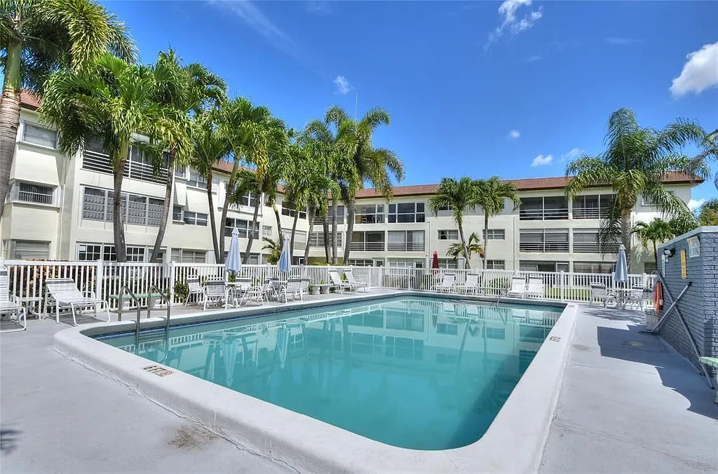 2 bed, $2,200 — Photo 1