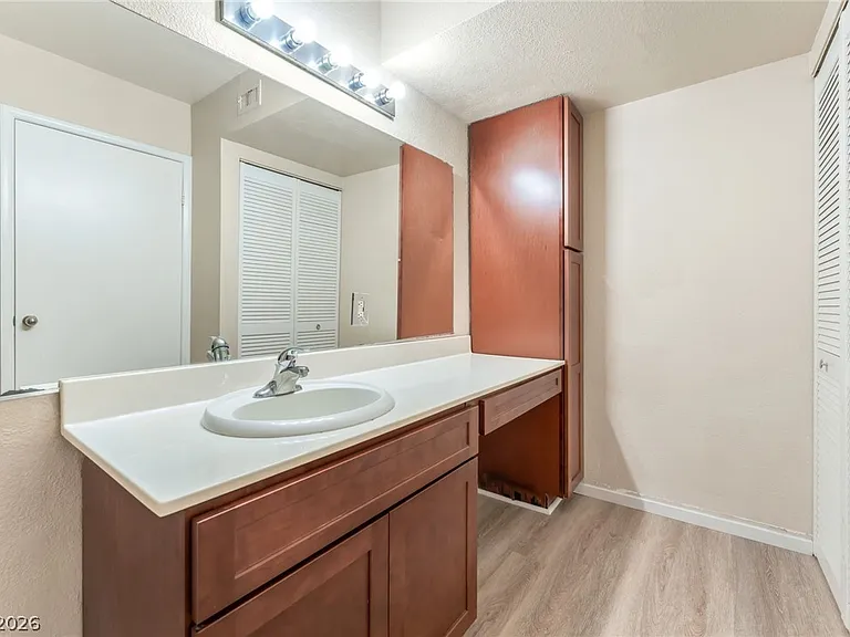 8070 W Russell Rd #1054 — Photo 13