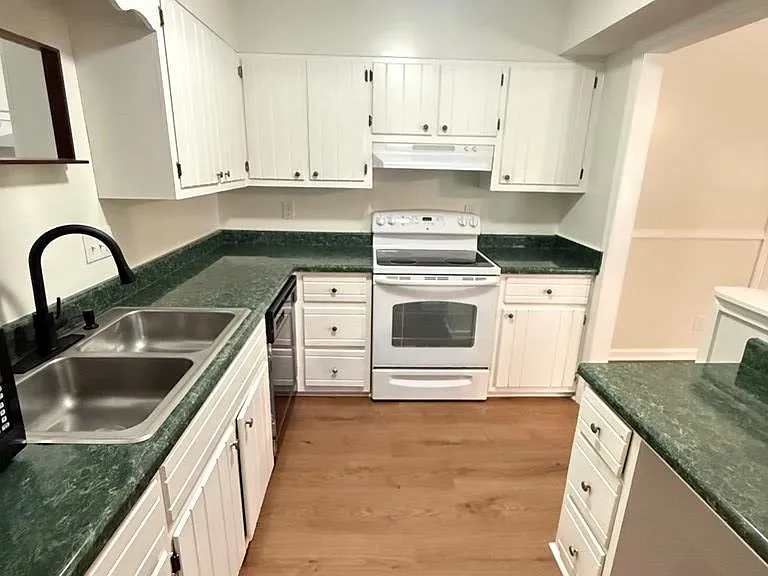 101 Ellen Dr — Photo 4