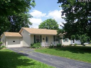 3280 Sunnybrooke Dr, Youngstown, OH