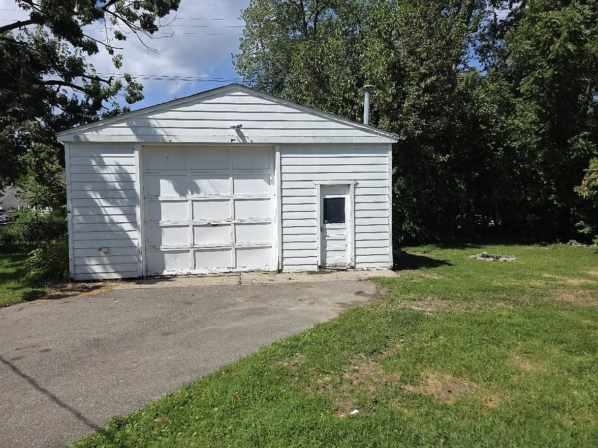 2 bed, 770 sqft, $1,345 — Photo 4