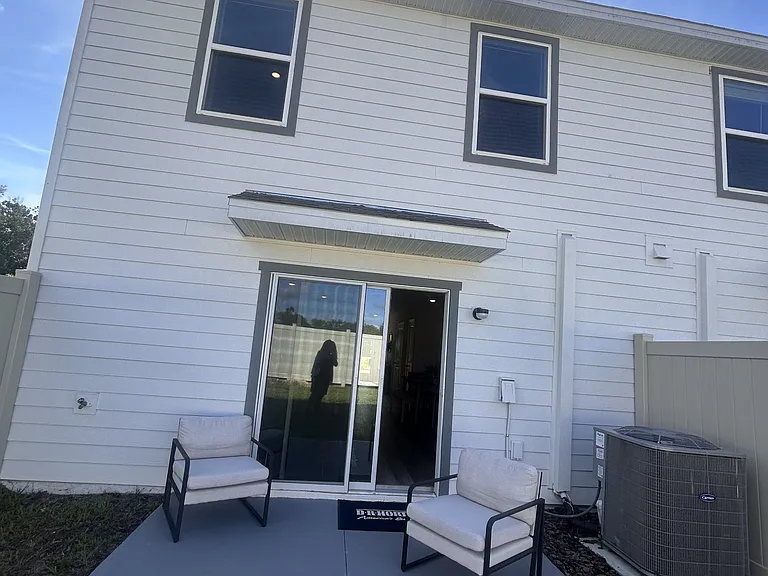 4067 SW 69th Ave — Photo 5