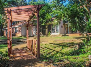 114 Glenwood Dr, Palestine, TX 75801